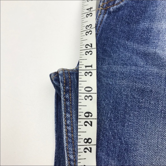 27 Levi’s Butt Rip - Picture 5 of 5